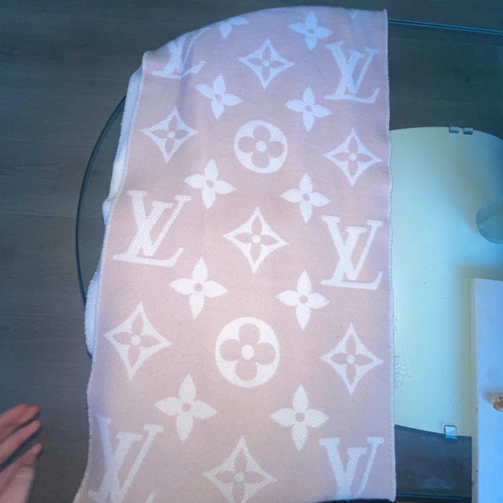 Louis Vuitton Soft Pink and White Monogram Scarf